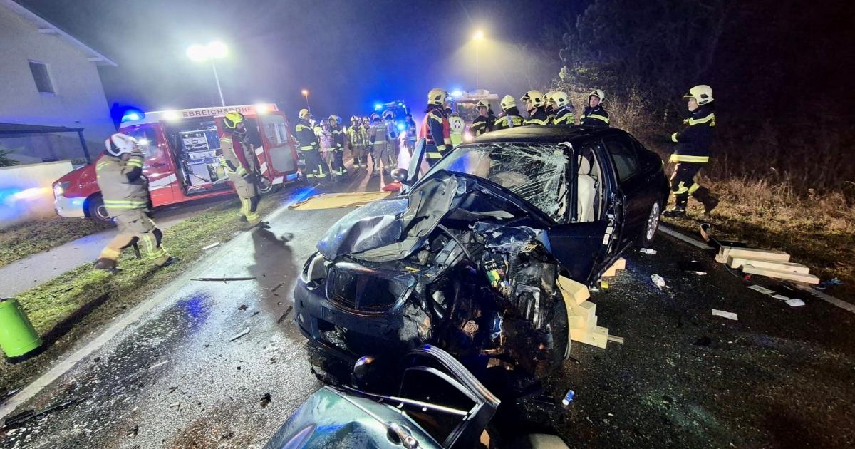 Frontalcrash-Eine-Tote-und-ein-Schwerverletzter-im-Bezirk-Baden