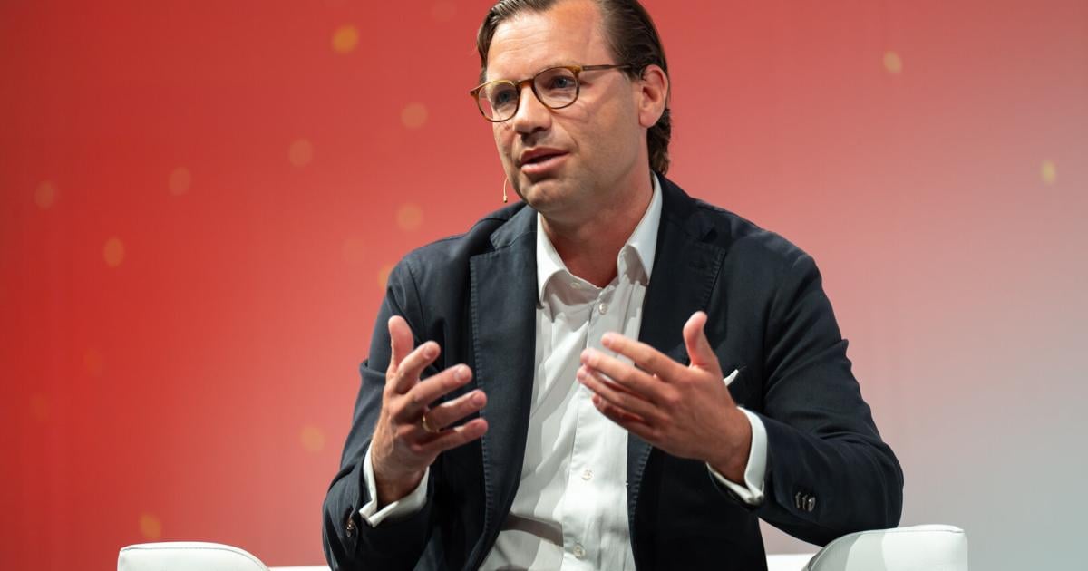 Umfrage-zu-KI-Angst-vor-Fake-News-Sorge-um-die-Demokratie