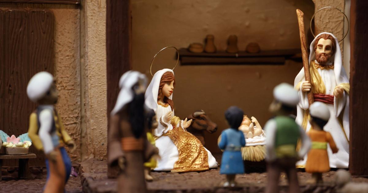 Krippenfigur-auf-Abwegen-Straft-ter-versteckte-sich-in-Krippe