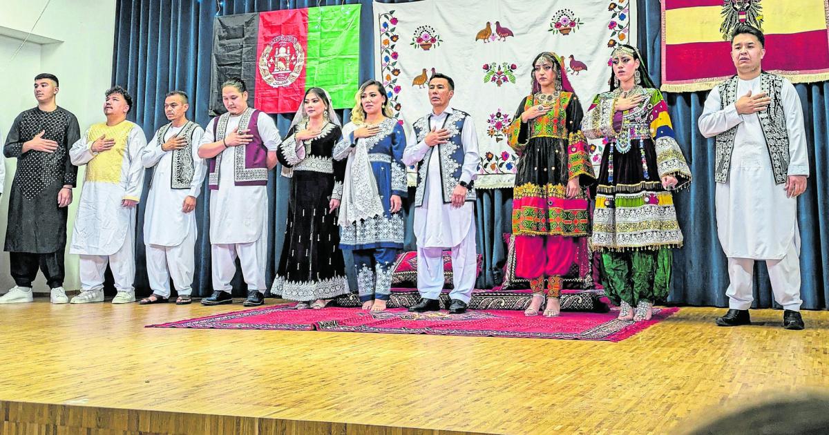 Wenn-Menschen-aus-der-Fremde-auf-Menschen-treffen