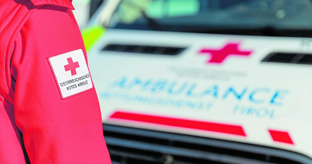 Pkw-erfasste-in-N-82-J-hrigen-auf-Stra-e-Opfer-schwer-verletzt