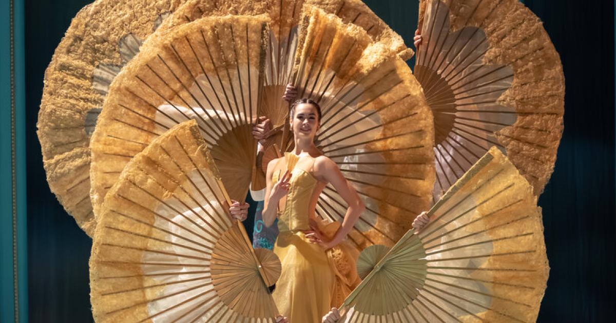 -Marie-Antoinette-und-Co-Blaues-Blut-auf-vielen-B-hnen