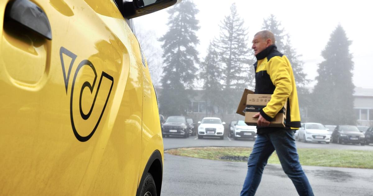 Er-bringt-die-Weihnachtspackerl-Wenn-der-Luis-dreimal-klingelt