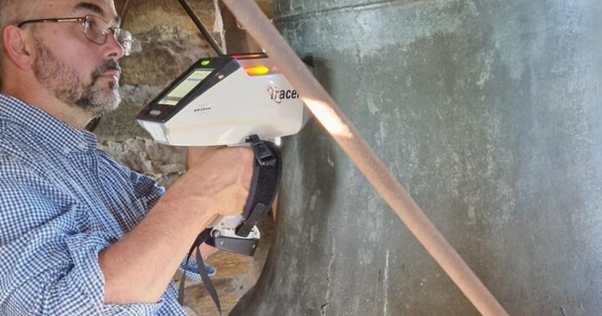 Glockent-ne-fast-wie-aus-der-Ewigkeit