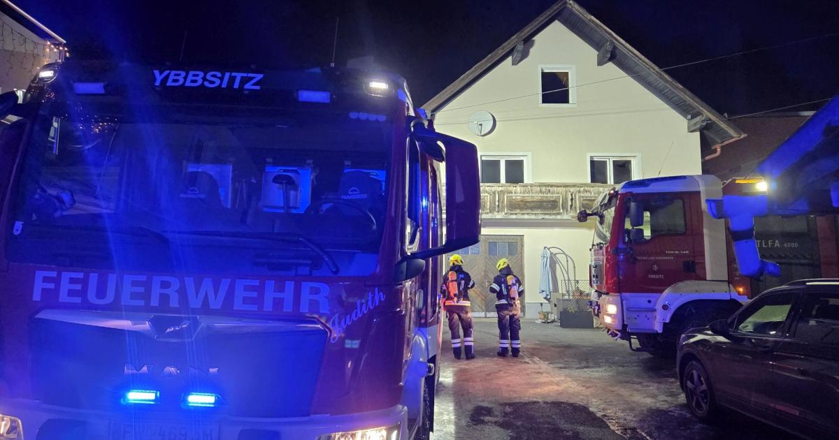 Brandalarm-in-Ybbsitz-Hausbesitzer-brachte-Feuer-unter-Kontrolle
