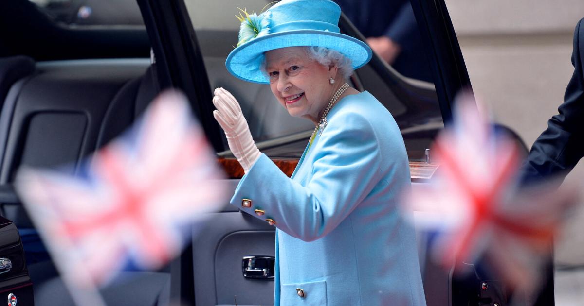 Was-die-Queen-Hugh-Hefner-und-Peter-Alexander-gemeinsam-haben