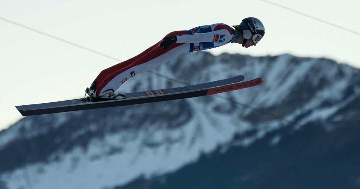 Tournee-Start-in-Oberstdorf-Tschofenig-im-Hoch-Kraft-st-rzt-ab