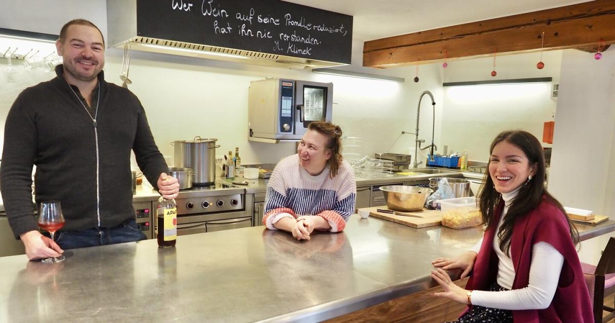 Uhudler-und-22-Zutaten-Ein-ganz-und-gar-burgenl-ndischer-Aperitif