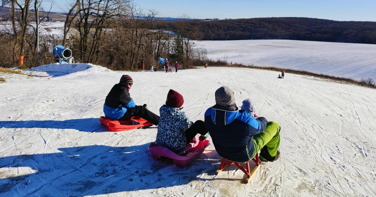 Skifahren-im-Flachland-Auf-der-Goa-im-Weinviertel-ist-was-los