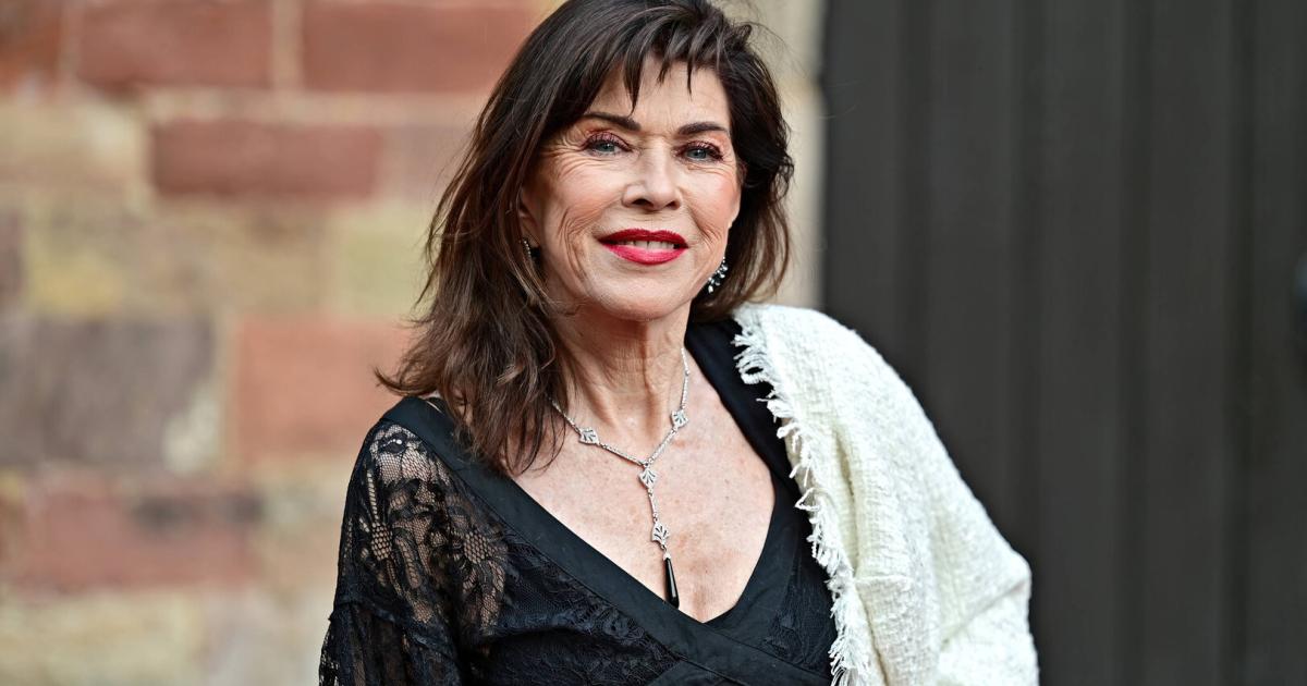 Anja-Kruse-regt-sich-ber-Jugendwahn-und-Influencer-vor-der-Kamera-auf