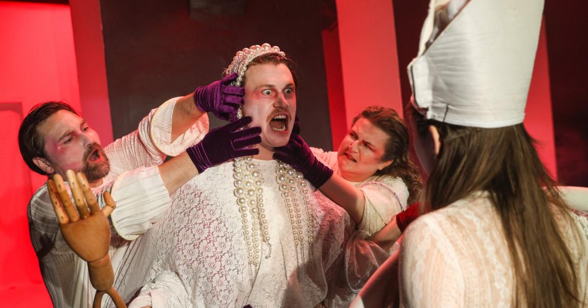 Wie-zeigt-man-sich-dem-Volk-Als-Gleicher-Oder-Ungleicher-