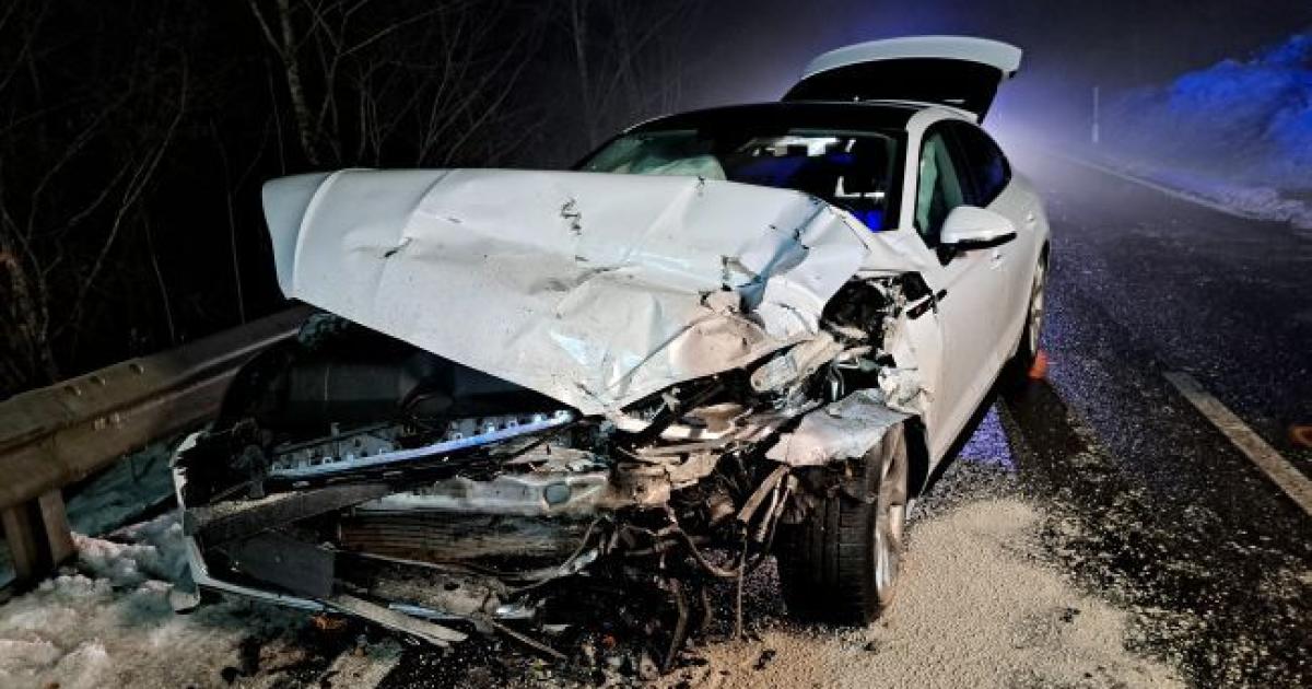 t-dlicher-unfall-beim-berholen-34-j-hriger-nicht-angeschnallt