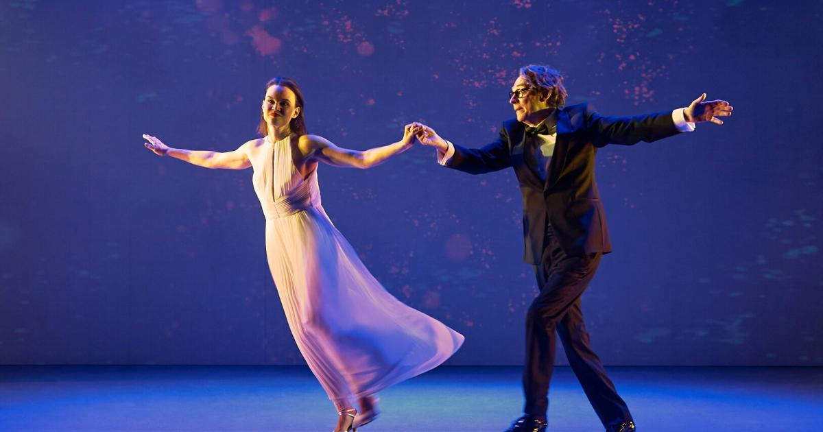 -Die-Tanzstunde-in-den-Kammerspielen-Ein-berfall-von-N-he-