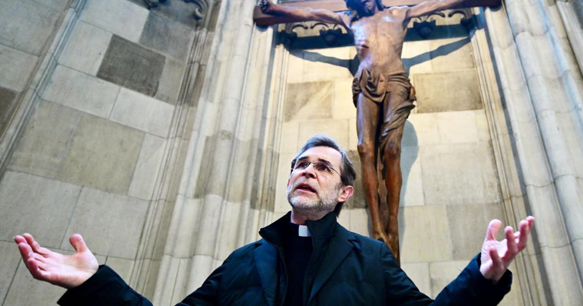 3-Stunden-3-000-Menschen-Bischofsweihe-von-Josef-Gr-nwidl-im-Stephansdom