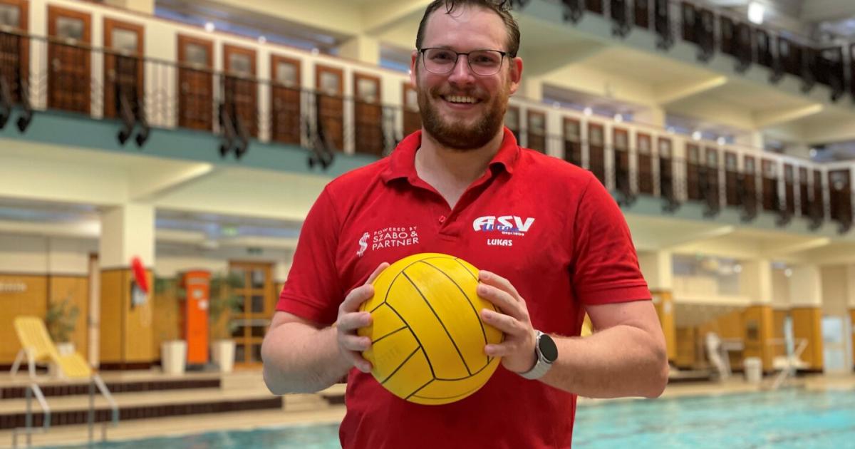 KURIER-Leser-beim-Wasserball-im-100-Jahre-alten-Amalienbad