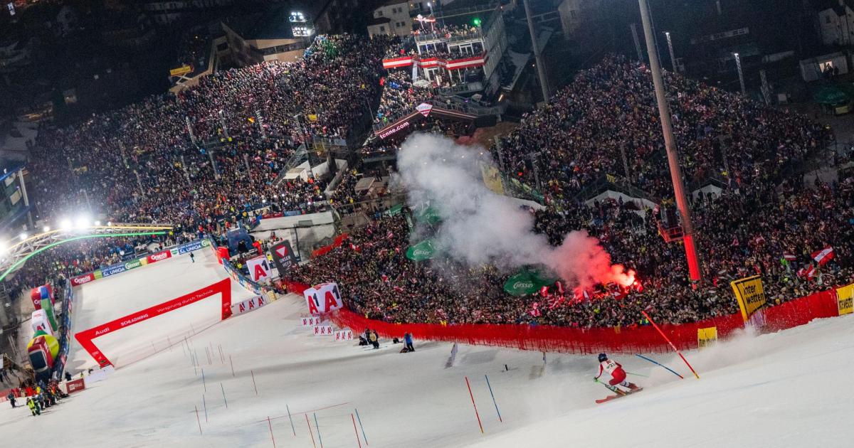 riesentorlauf-show-in-schladming-sv-star-schwarz-auf-podestkurs