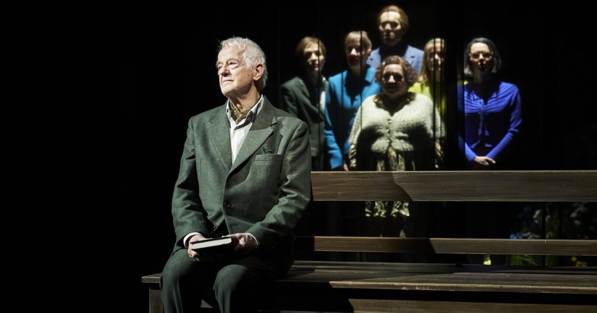 -Der-irrende-Planet-im-Akademietheater-Ode-an-die-zu-fr-h-gegessene-Wurst