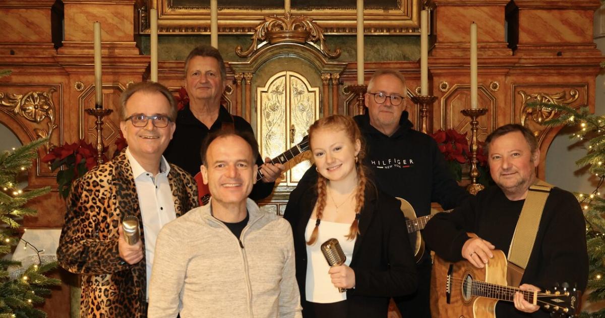 Rock-n-Roll-Messe-Wenn-der-Pfarrer-in-die-Gitarrensaiten-haut