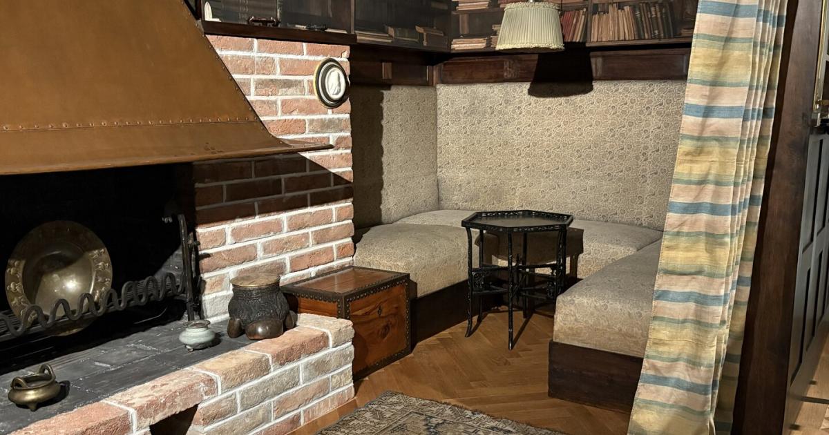 Adolf-Loos-im-Wien-Museum-Die-Kuschelecke-eines-Kindersch-nders