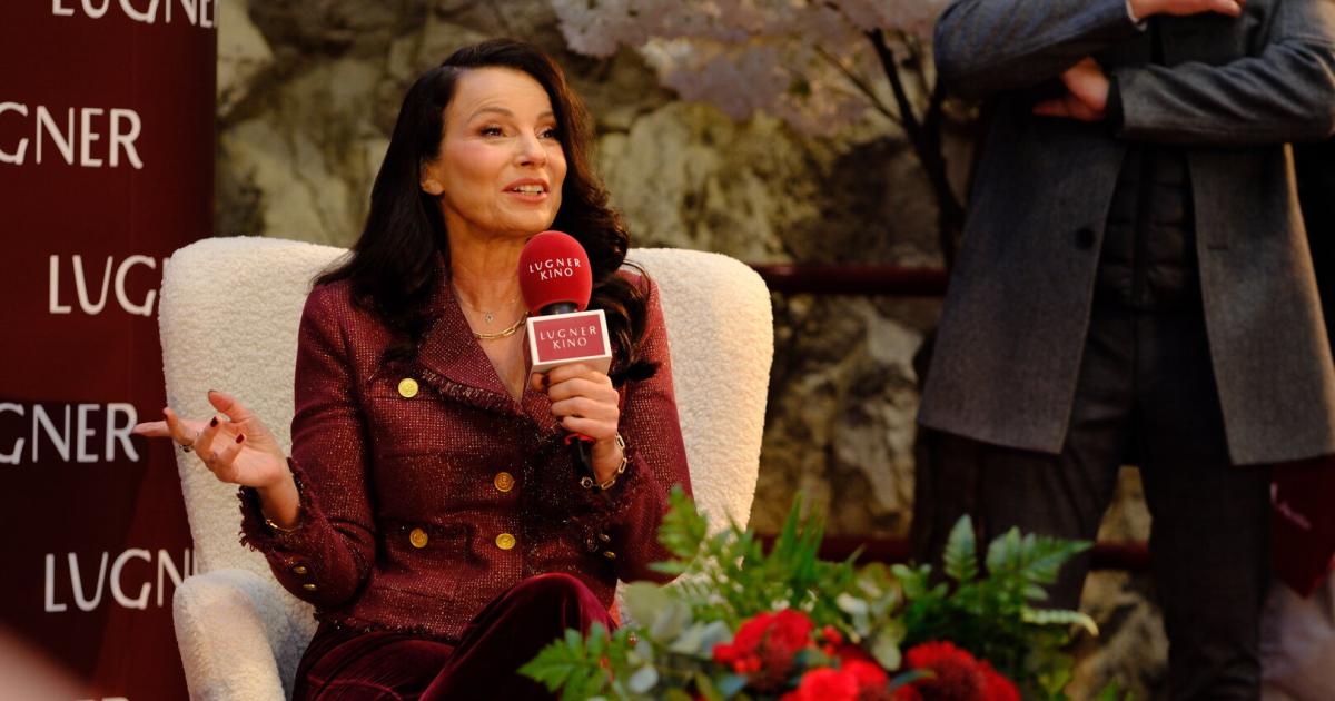 fran-drescher-in-der-lugner-city-i-love-schnitzel