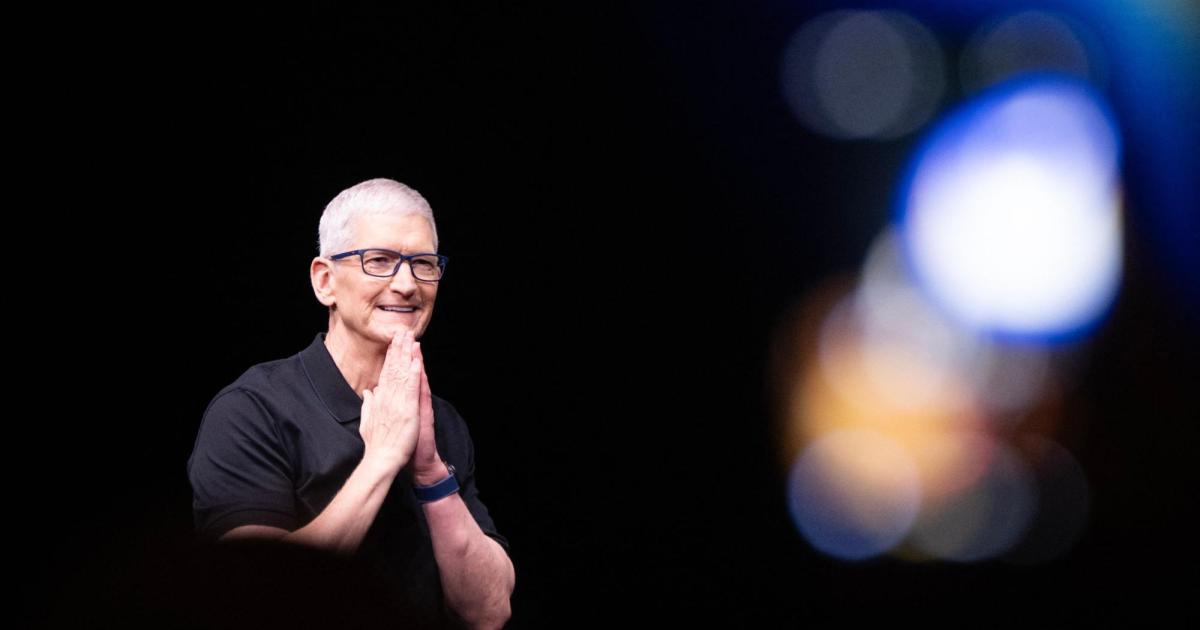 Apple reports quarterly profits of over  billion