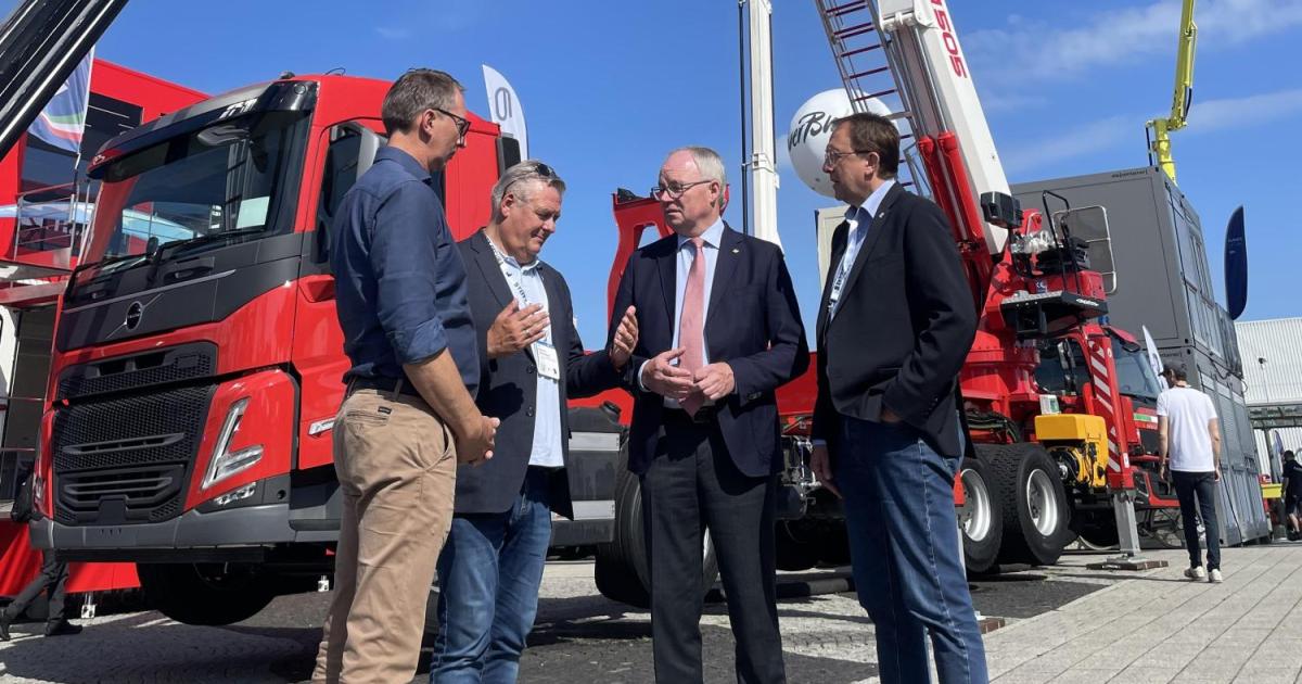 N-Landeskommando-auf-Feuerwehrmesse-1-5-Millionen-f-r-Hochwasserschutz