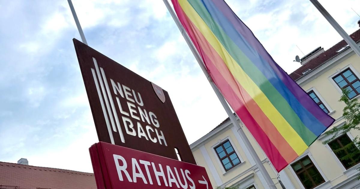 Debatte-um-Regenbogenflagge-vor-Rathaus-in-Neulengbach