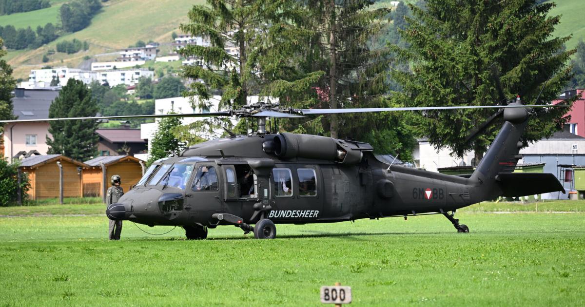 Black-Hawk-in-N-nur-kurz-down-Notlandung-nach-Warnung-im-Cockpit