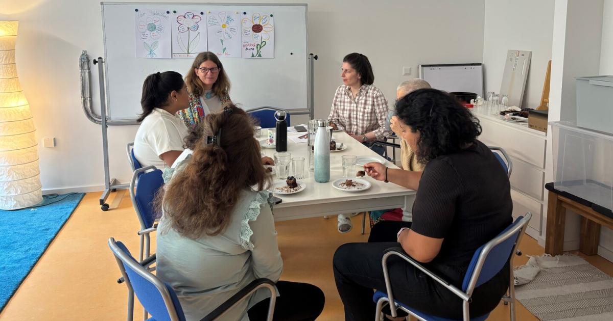 Zuh-ren-und-unterst-tzen-Willkommen-im-Wiener-Frauencaf-