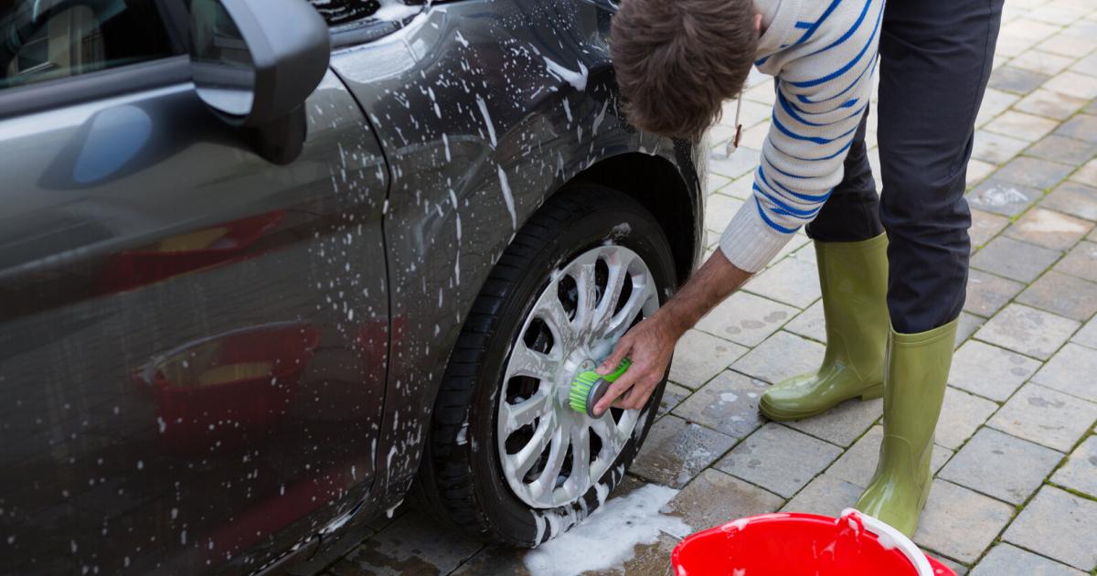 Wien Calls for Water Conservation: No Car Washing or Pool Filling Amidst Urgent Appeal