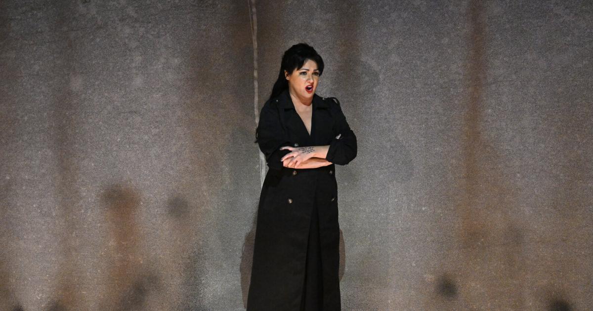 Ersch-pfung-Anna-Netrebko-muss-Auftritte-in-Madrid-absagen