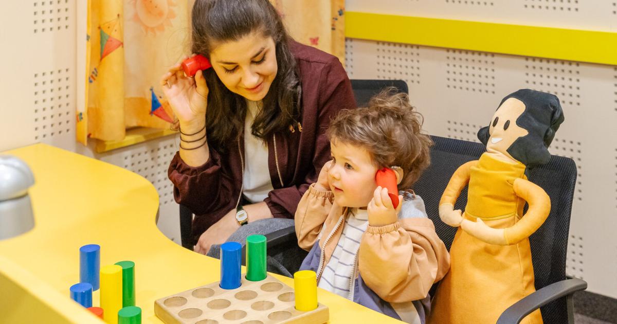 Schwerh-rigkeit-bei-Kindern-F-r-Josi-sind-die-H-rger-te-ihre-Ohren-