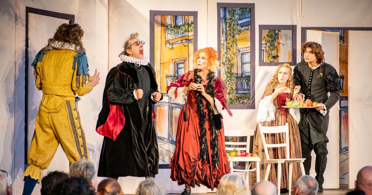 Theatersommer-Ein-30er-und-ein-70er-in-Parndorf