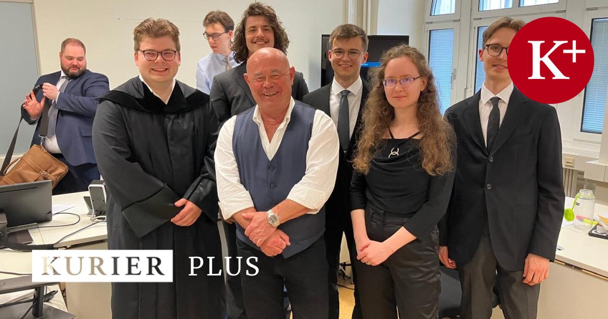 Rechtsanwalt-auf-der-Anklagebank-Rollentausch-f-rs-Studium