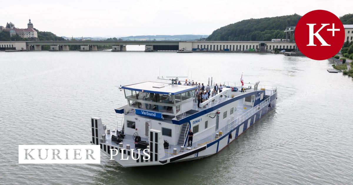 Neues-Flaggschiff-der-Verbund-Arbeitsflotte-auf-der-Donau-getauft