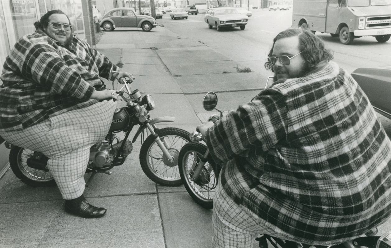 Eigentlich wollte das Zwillingspaar Billy und Benny McCrary als &quot;McGuire-Twins&quot; Karriere als Wrestler machen. Im Guinness-Buch landeten die beiden aber als Schwergewichte. Mit 337 und 328 Kilogramm Körpergewicht waren die beiden 1978 die &quot;schwersten Zwillinge&quot; der Welt.