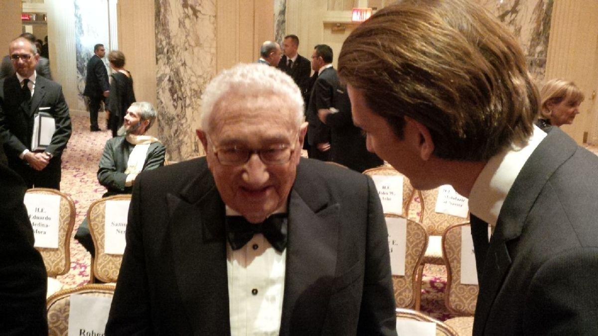 Î‘Ï€Î¿Ï„Î­Î»ÎµÏƒÎ¼Î± ÎµÎ¹ÎºÏŒÎ½Î±Ï‚ Î³Î¹Î± KURZ SEBASTIAN WITH HENRY KISSINGER