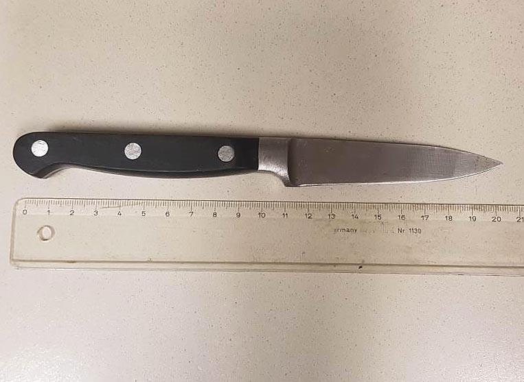 Polizeieinsatz in Wien: Mann bedroht Supermarkt-Besitzer mit Küchenmesser