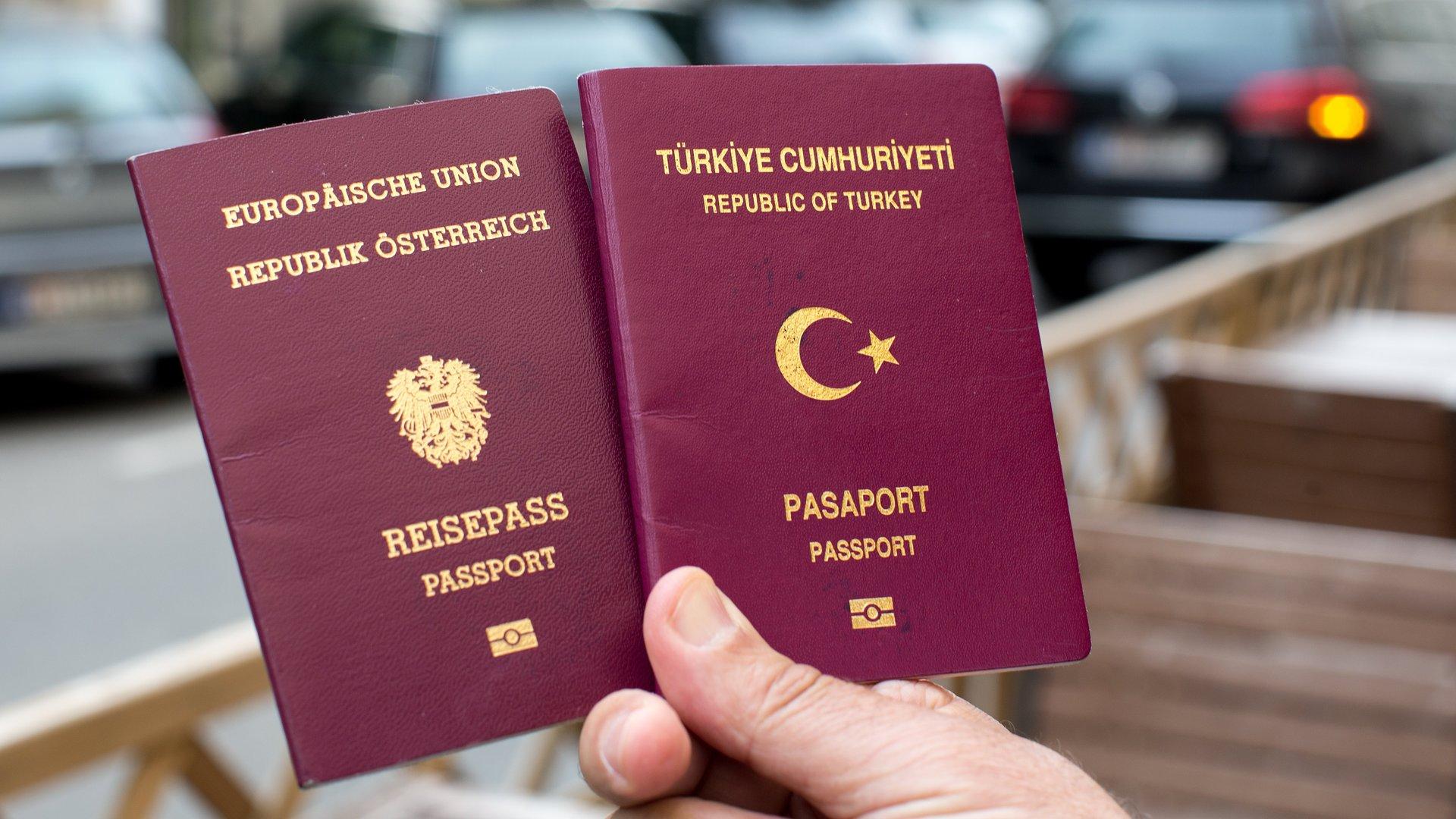 Hunderten türkischstämmigen Wienern droht Pass-Entzug