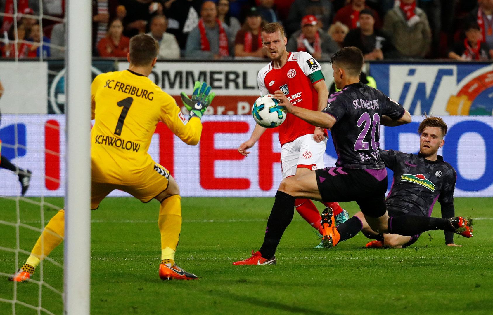 Bundesliga - 1.FSV Mainz 05 v SC Freiburg