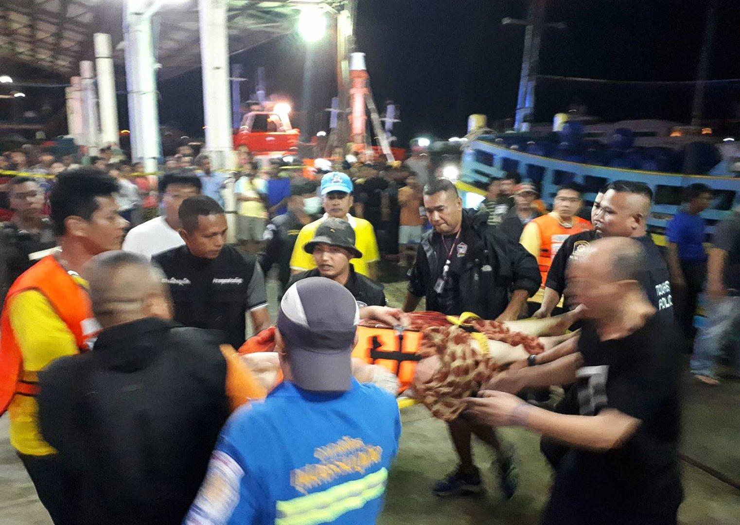 Schiffsunglück vor Phuket in Thailand: Dutzende Vermisste
