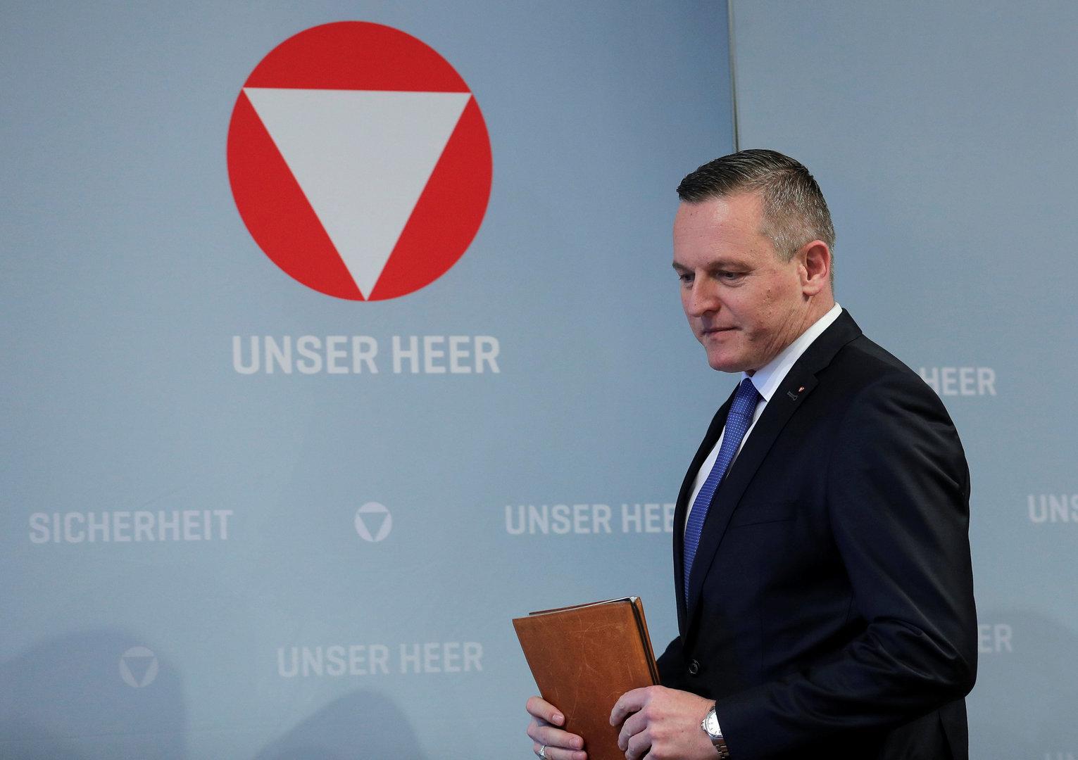 FPÖ-Heeres-Minister fühlt sich von Van der Bellen bestätigt