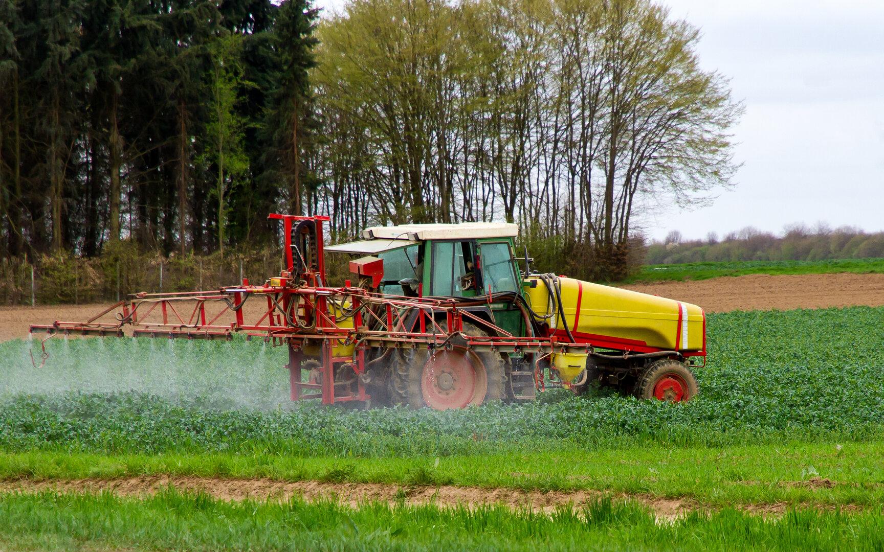 Pestizide in Deponie entsorgt: Gemeinde bekommt Schadenersatz