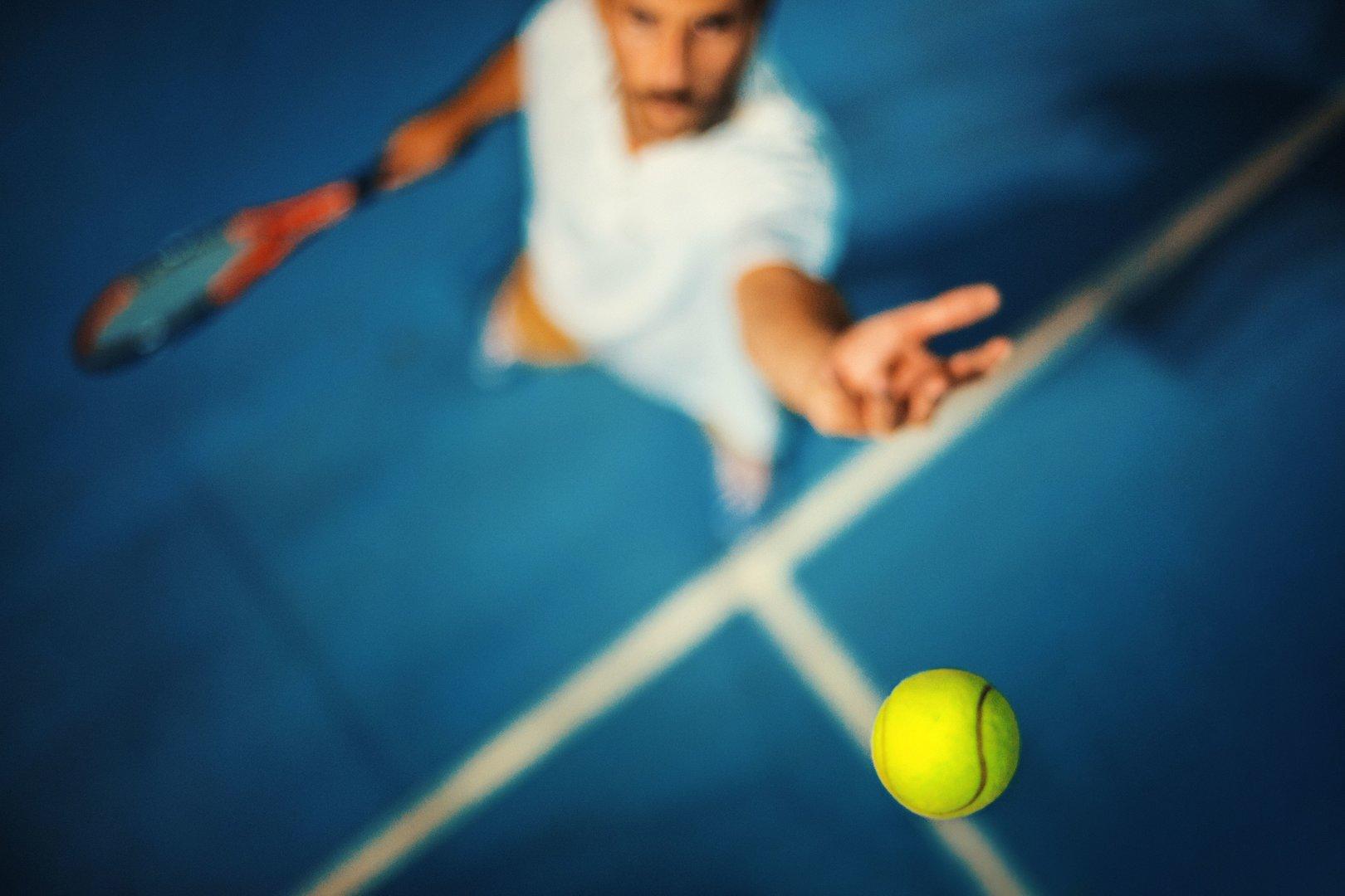 Sportarten wie Tennis oder Badminton sind gut für den Körper