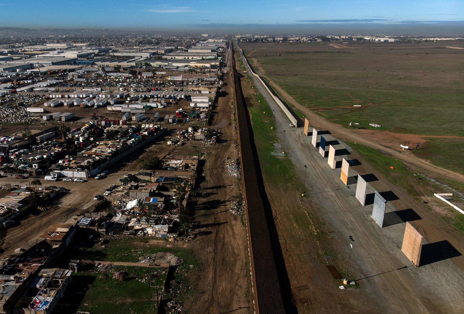 TOPSHOT-MEXICO-US-BORDER-WALL
