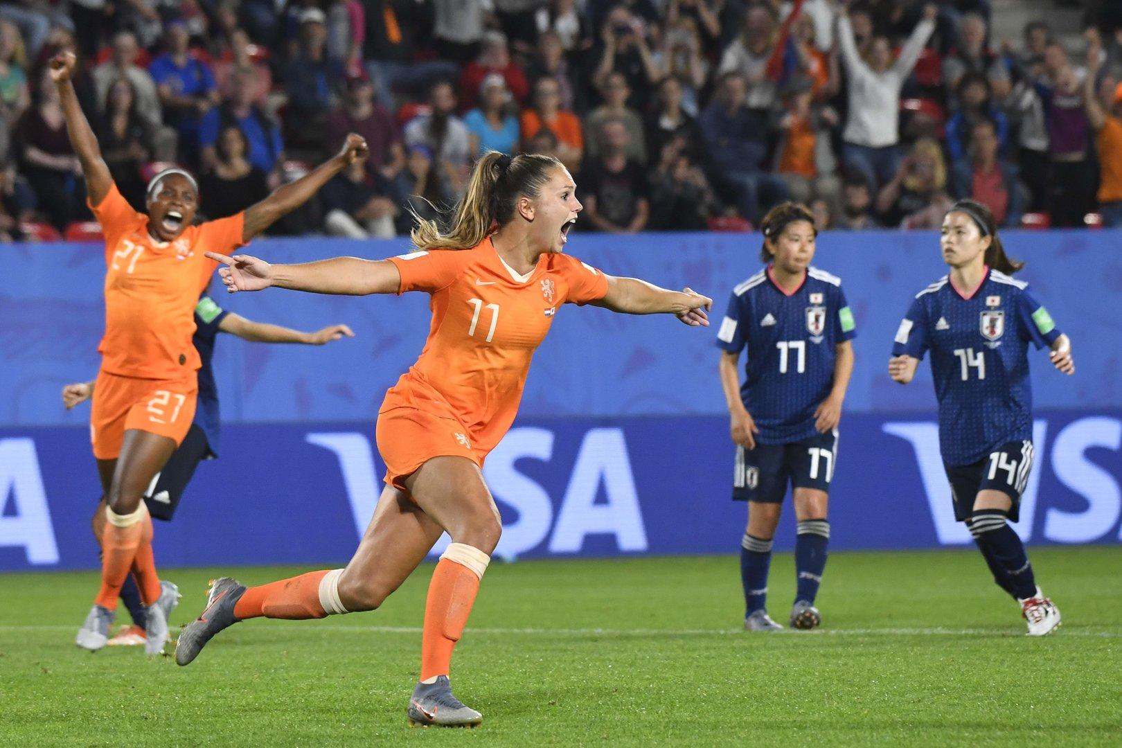 Niederlande rang Japan dank spätem Elfmetertor 2:1 nieder