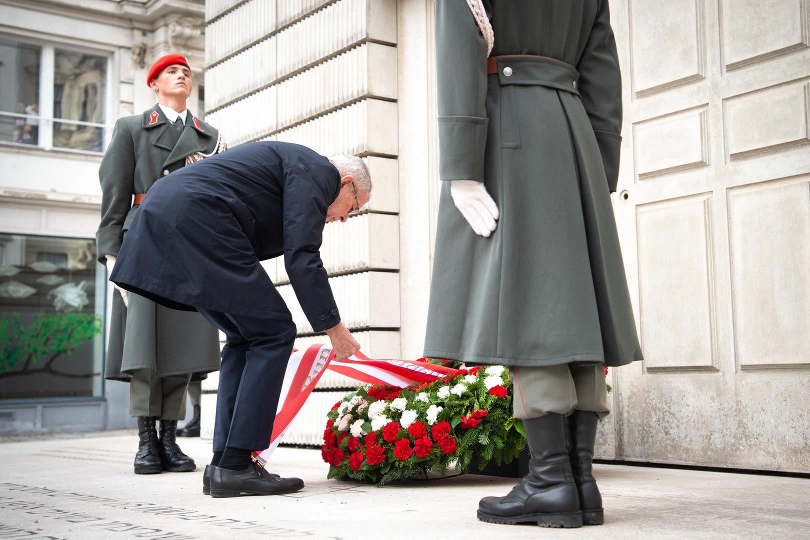 ++ HANDOUT ++ KRANZNIEDERLEGUNG ANL. DES JAHRESTAGS DES NOVEMBERPOGROMS: BP VAN DER BELLEN