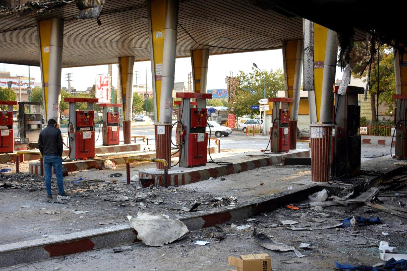 Sniper, Netzsperre, Tote: Geht es im Iran wirklich um den Benzinpreis?
