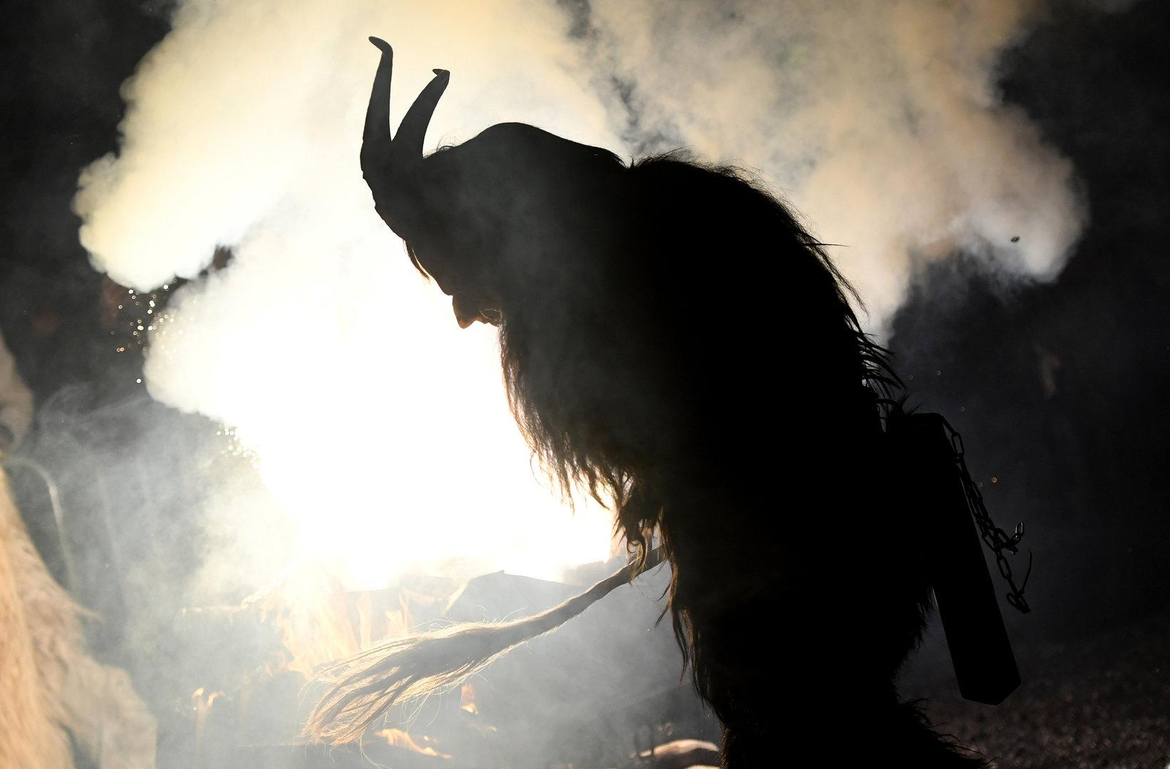 Sanitäter bei Perchtenlauf in der Steiermark mit Böller beworfen