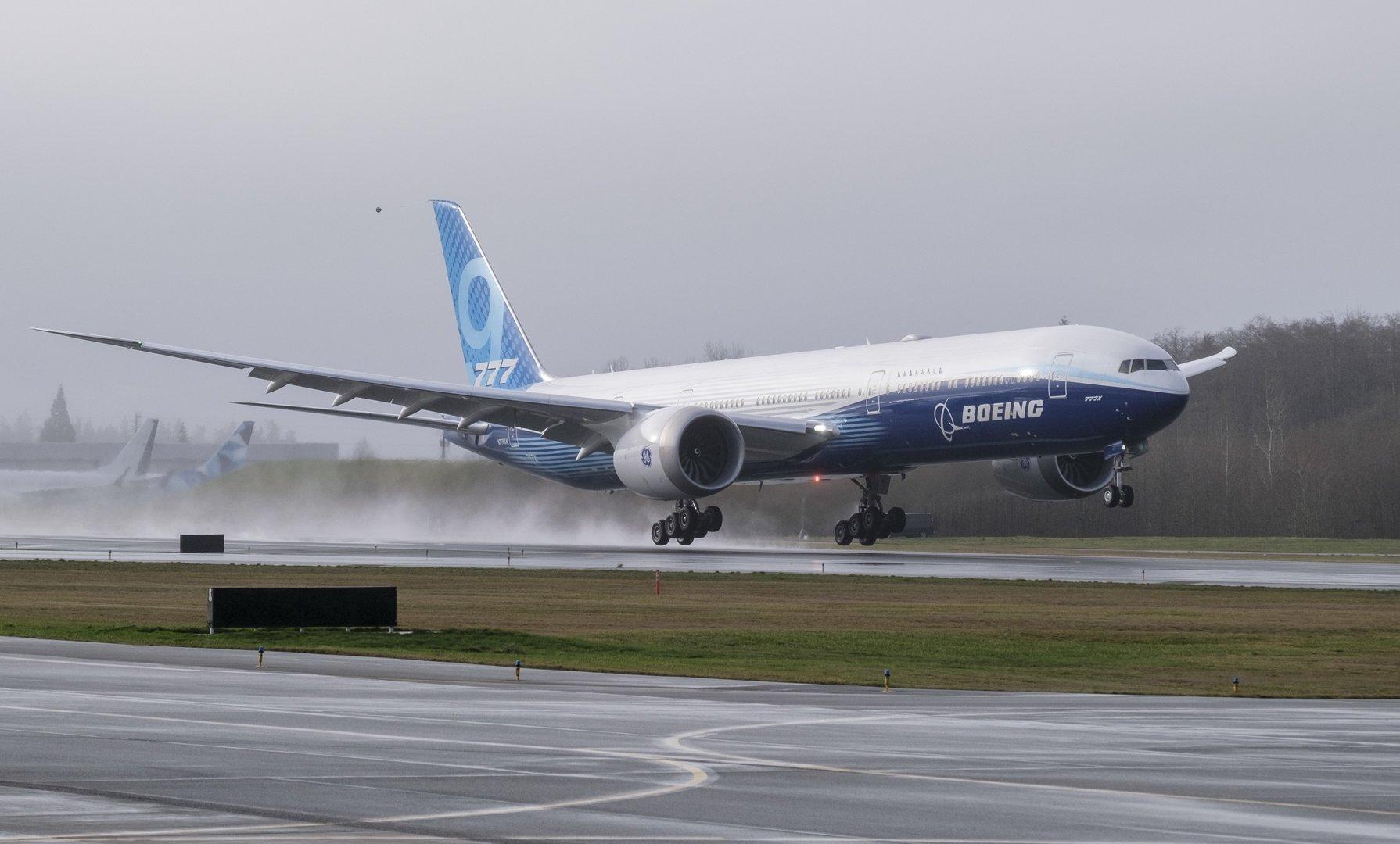 Boeing 777X absolviert Jungfernflug
